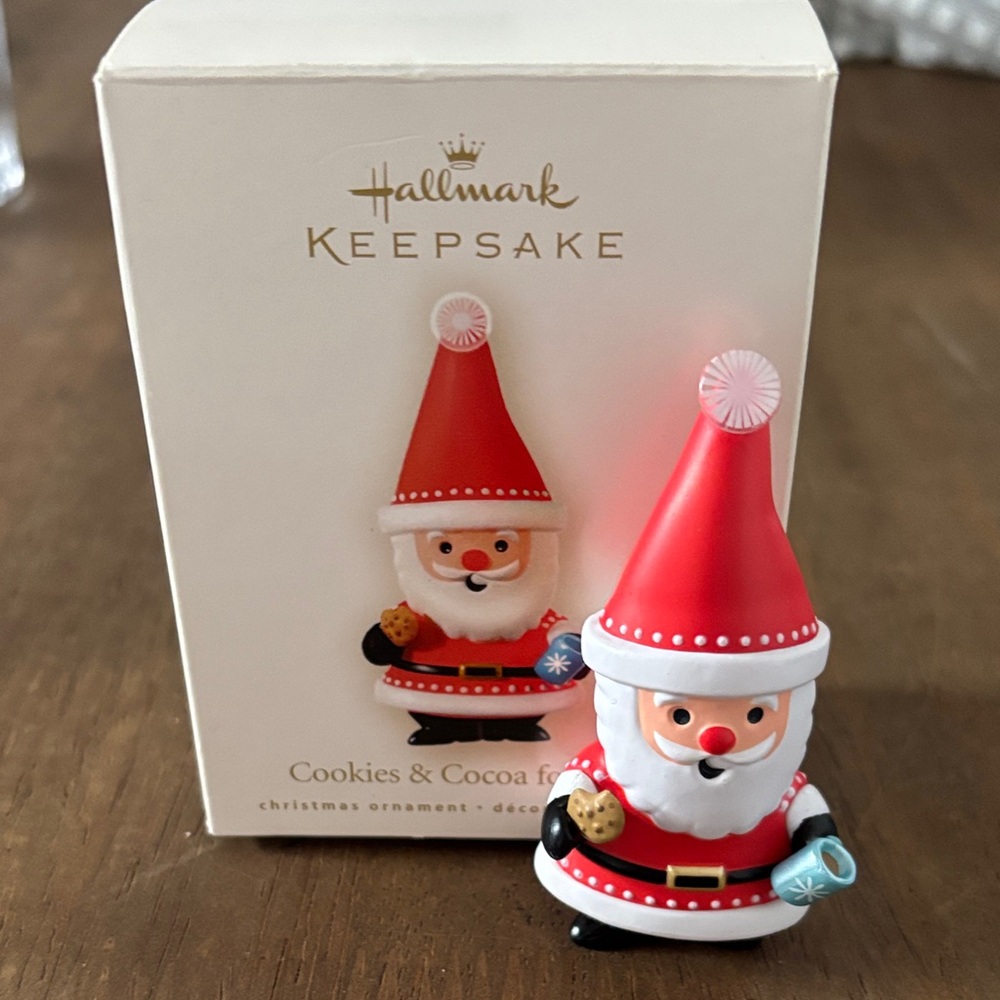 Hallmark Keepsake Santa with Red Hat Ornament
